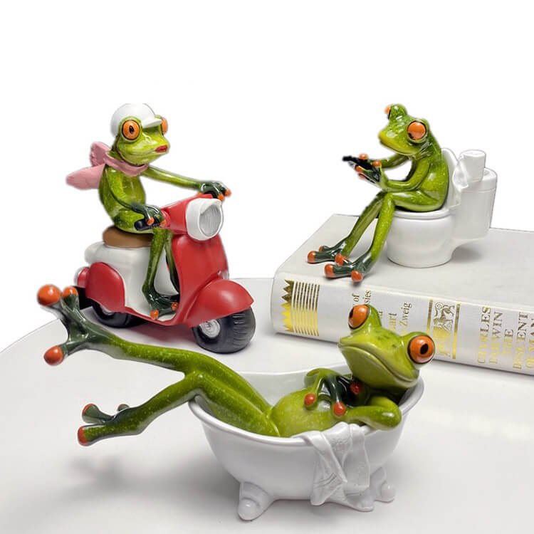 Most Chilled Frog In The World Figurines Decorative Objects